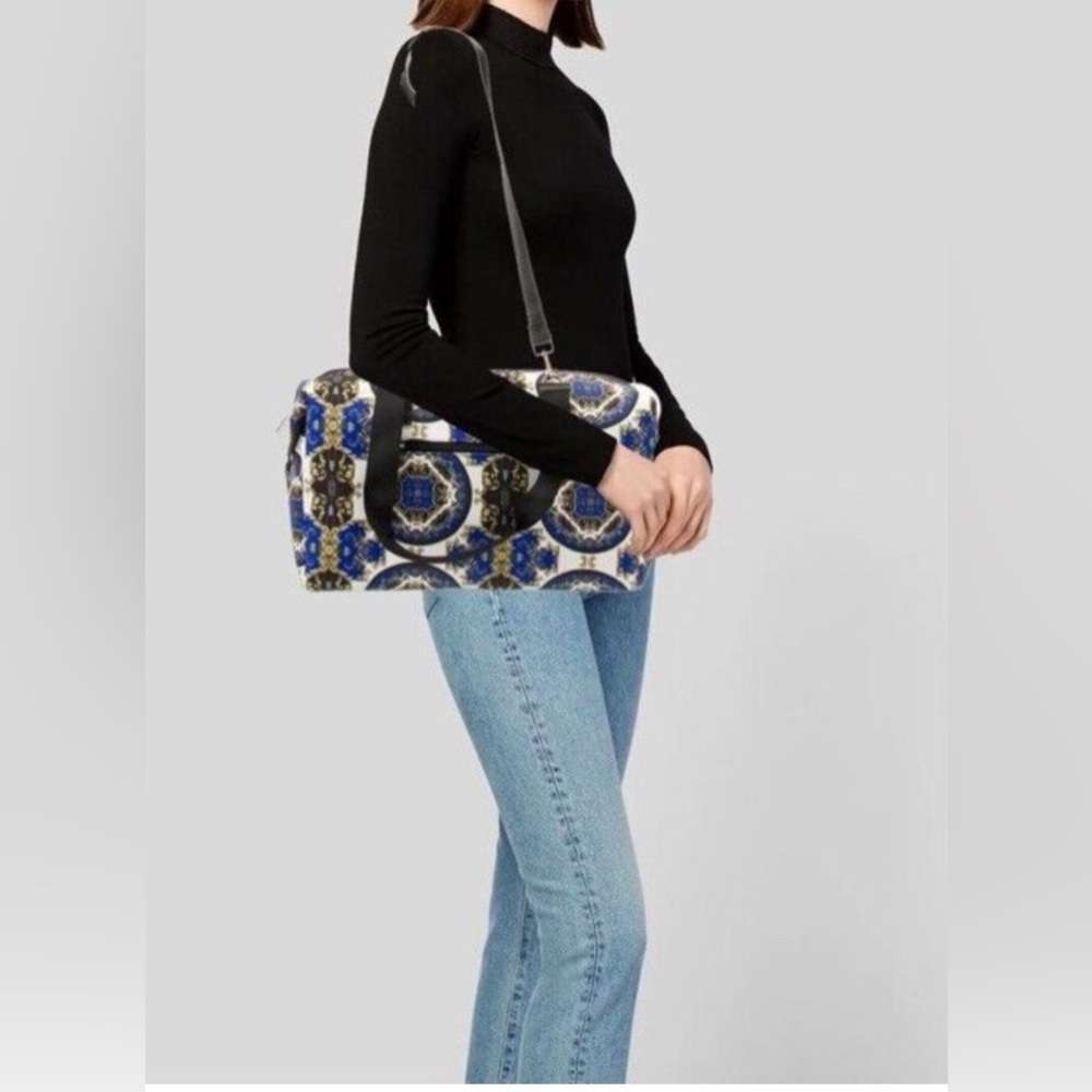 Alice + Olivia Regal Romance Sapphire Duffle Bag Tote Purse Revolve FWRD NWT - Picture 3 of 16